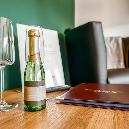 Elbling For 4 People - Billiards - 2 Bedrooms - 2 Bathrooms - Balcony With Mosel View - Parking - Wine Barrel Bar - Fully Equipped Kitchen - Netflix - Waiputv - 3 Km From Cochem Apartment Klotten