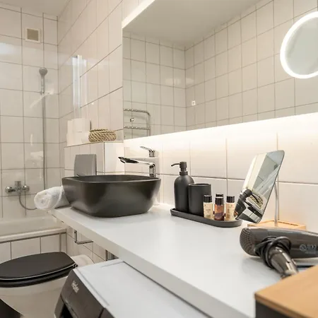 Appartement Elbling For 4 People - Billiards - 2 Bedrooms - 2 Bathrooms - Balcony With Mosel View - Parking - Wine Barrel Bar - Fully Equipped Kitchen - Netflix - Waiputv - 3 Km From Cochem Klotten