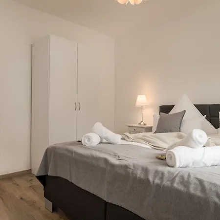 Elbling For 4 People - Billiards - 2 Bedrooms - 2 Bathrooms - Balcony With Mosel View - Parking - Wine Barrel Bar - Fully Equipped Kitchen - Netflix - Waiputv - 3 Km From Cochem Apartment Klotten