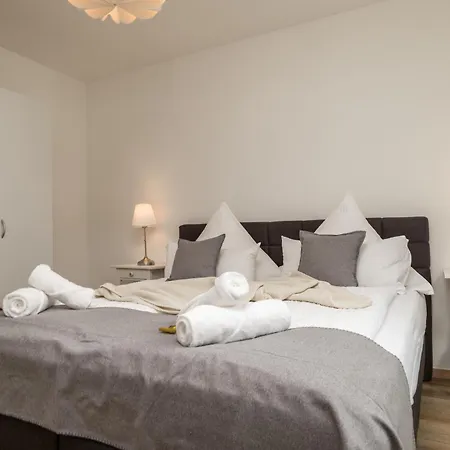 Elbling For 4 People - Billiards - 2 Bedrooms - 2 Bathrooms - Balcony With Mosel View - Parking - Wine Barrel Bar - Fully Equipped Kitchen - Netflix - Waiputv - 3 Km From Cochem Apartment Klotten