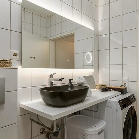 Elbling For 4 People - Billiards - 2 Bedrooms - 2 Bathrooms - Balcony With Mosel View - Parking - Wine Barrel Bar - Fully Equipped Kitchen - Netflix - Waiputv - 3 Km From Cochem Klotten