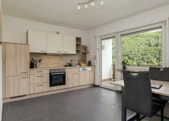 Elbling For 4 People - Billiards - 2 Bedrooms - 2 Bathrooms - Balcony With Mosel View - Parking - Wine Barrel Bar - Fully Equipped Kitchen - Netflix - Waiputv - 3 Km From Cochem Appartement Klotten